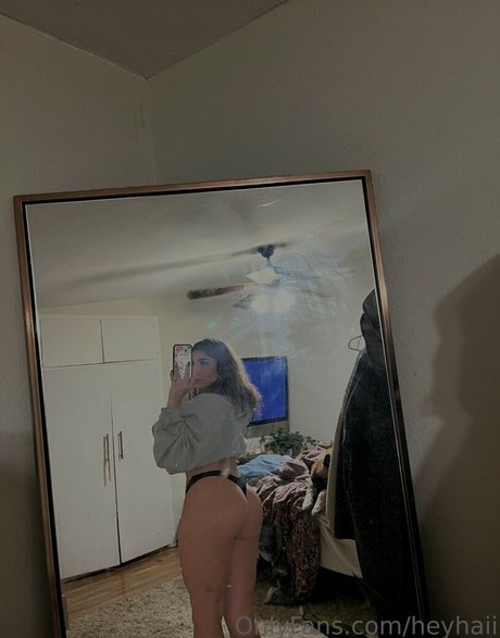 Hailey Gutierrez hot star image