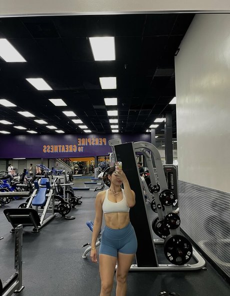 Hailey Gutierrez art star pic