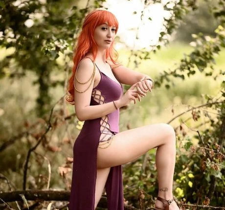 Ely Mango star erotic image