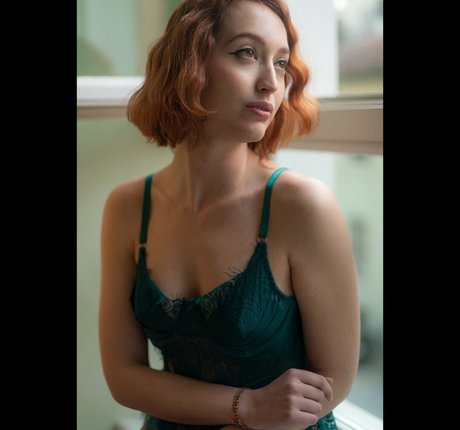 big tits brunette onlyfans sexy naked gallery