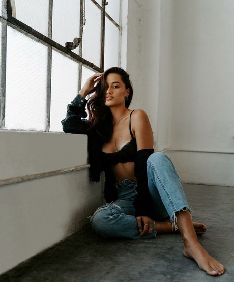 carlieauszler model naked photos