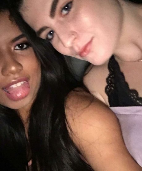 thelailalove model naked photos