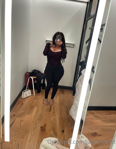 naked onlyfans exclusive pic