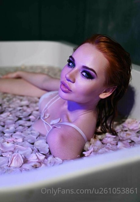 redfoxxxxxxx pornstar sexy pics