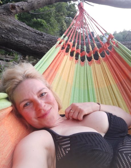 hairy pregnant onlyfans erotic photo