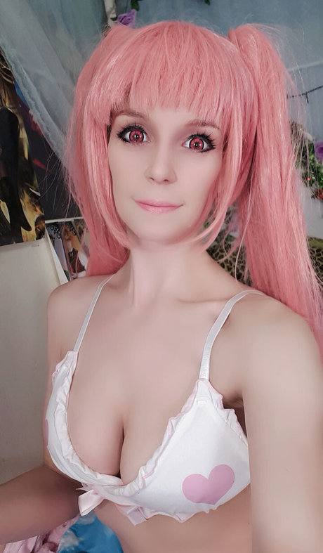 Little Finch adult star picture