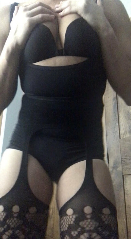 missjizzelle pornstar free images