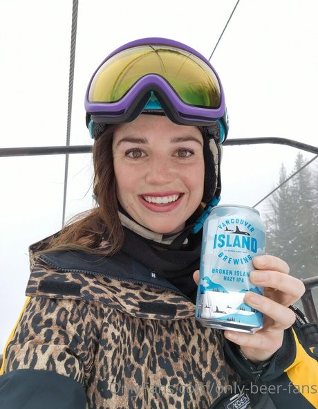 big tits brunette onlyfans nudes archive