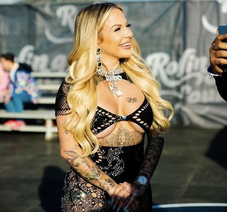 Tay Money star art pic