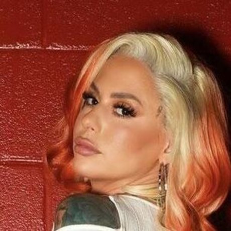 Tay Money model sexy gallery