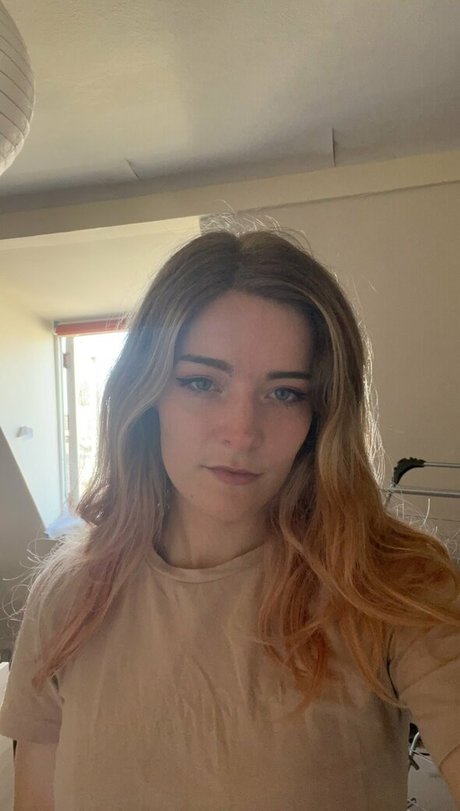 amberkia0 pretty model images