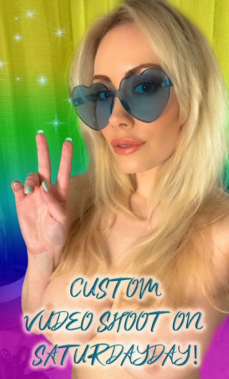 malloypanda erotic pornstar img