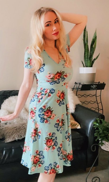 malloypanda naked model gallery