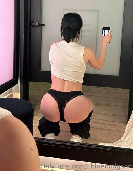 chloehodgson naked model gallery