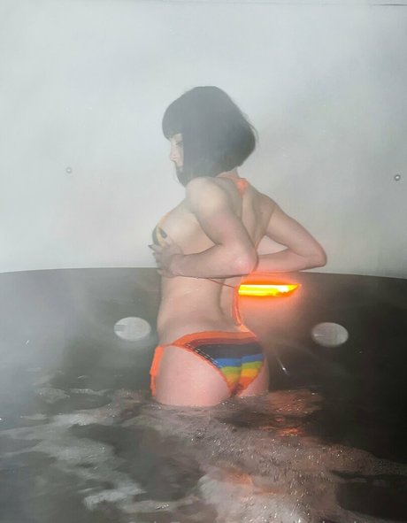 chloehodgson naked star picture