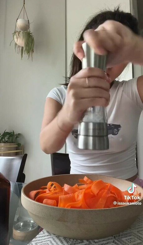 Issa Okamoto model sex img