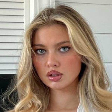 Mariel Alvarez Fernandez model art pics