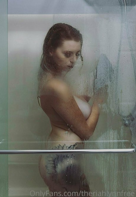 theriahlynnfree hot model gallery