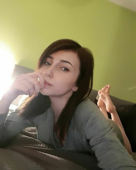 amateur mom onlyfans art porn image