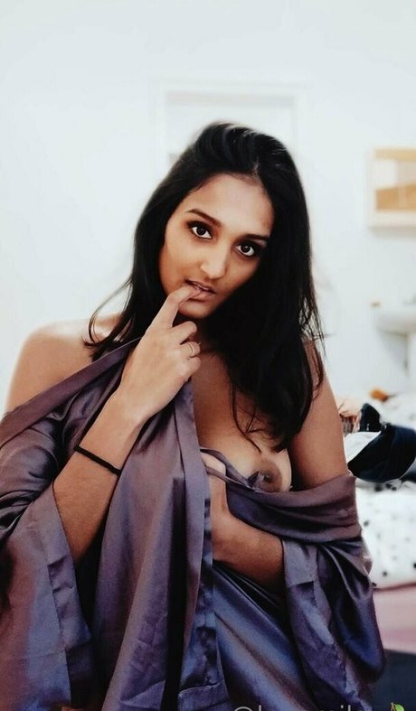 kyramila model adult image