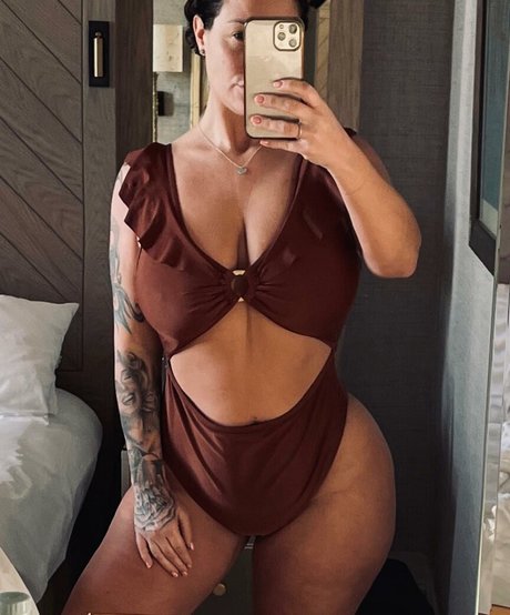 Victoria Love pornographic actress img