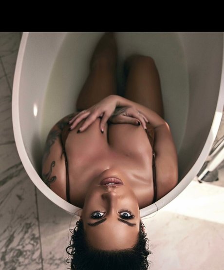 Victoria Love hd actress photo