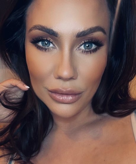 Victoria Love porn model picture