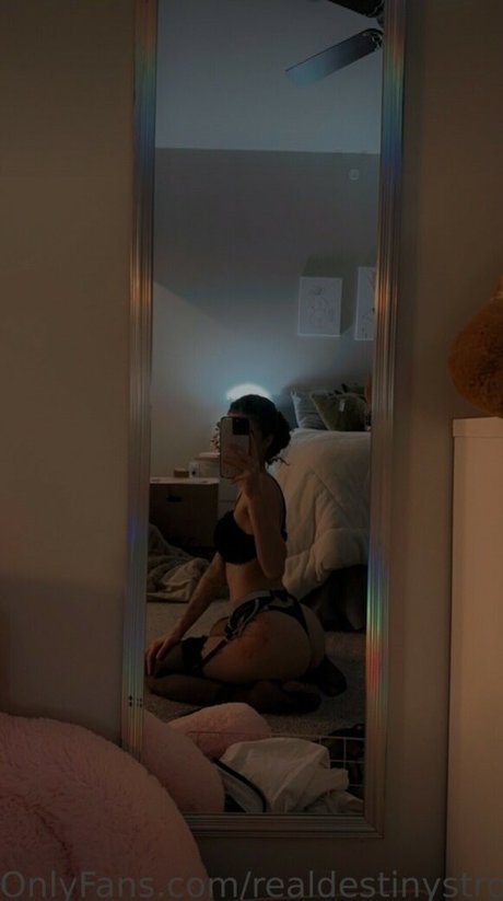 Realdestinystroble pornographic model images