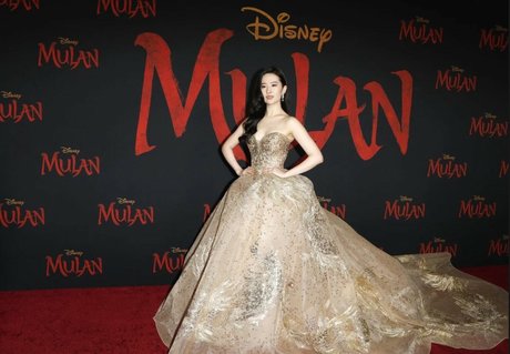 Liu Yifei hot star images