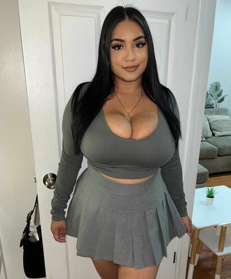 mynamesydalia best model photo