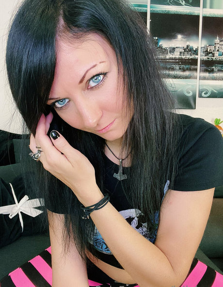 lailabanx hot model image