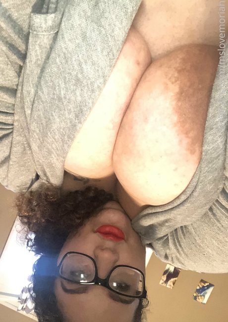 mslovemoriah erotic model photo