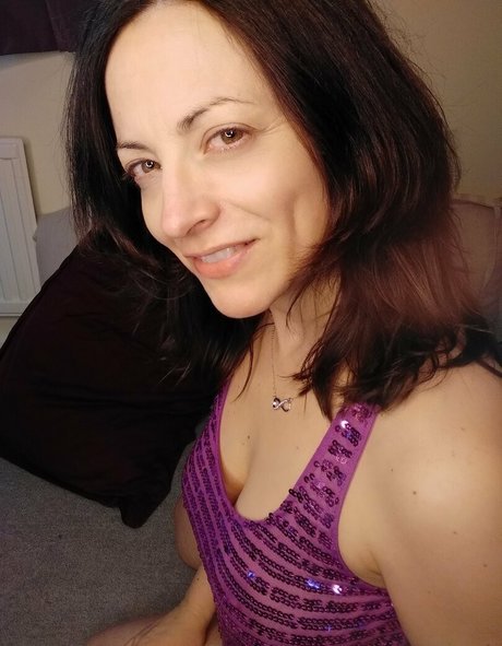 mindfulwithrose model pic