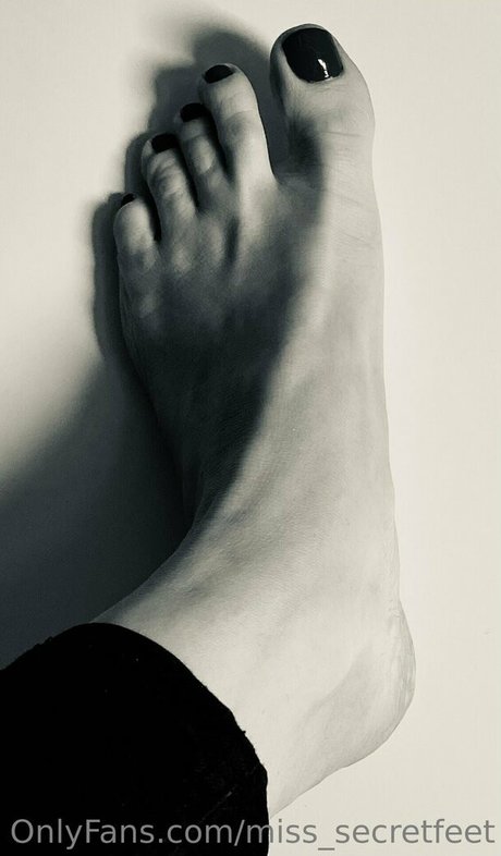 miss secretfeet model high quality images