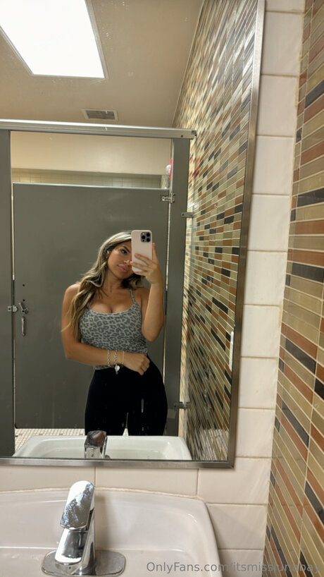 Itsmisslunabay model free gallery