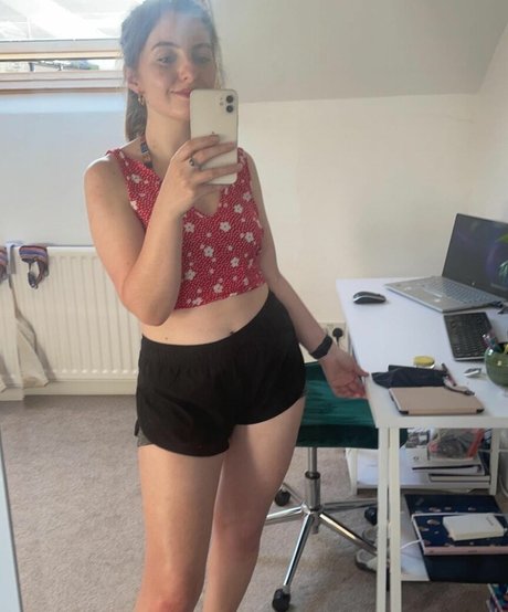 Averytinyleaf nudes pornstar photo