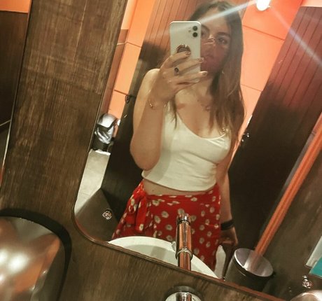 Averytinyleaf beautiful model photo