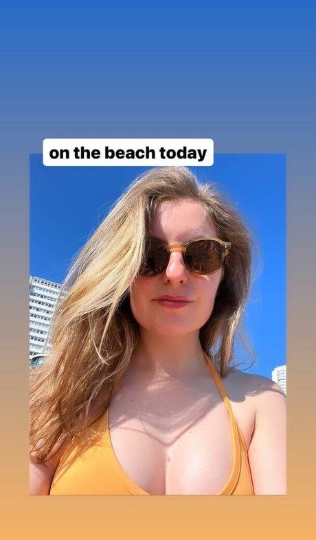 Averytinyleaf pretty model photo