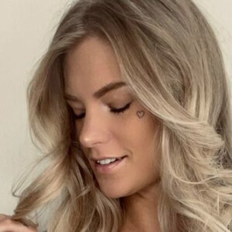 Krista M Arie beautiful star image