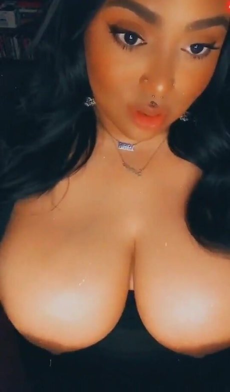 GotMilkers nude model picture