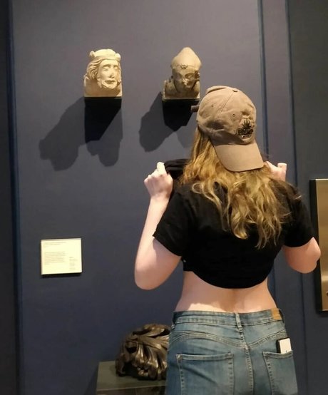 Hanningerc pretty pornstar image