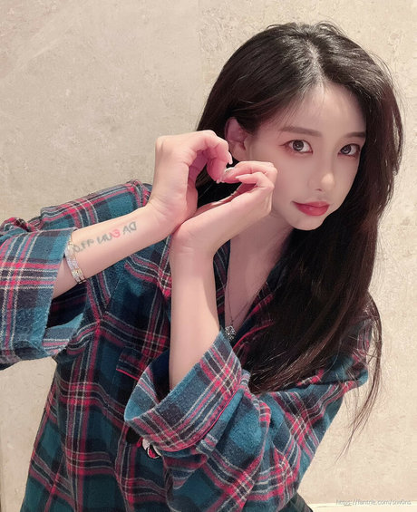 Siw0ns_ pretty model image