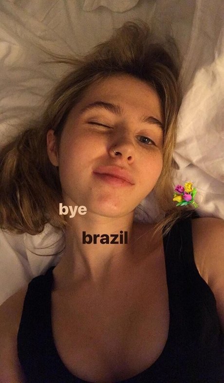 Clairo model nice image