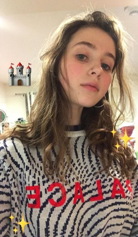 Clairo star naked pictures