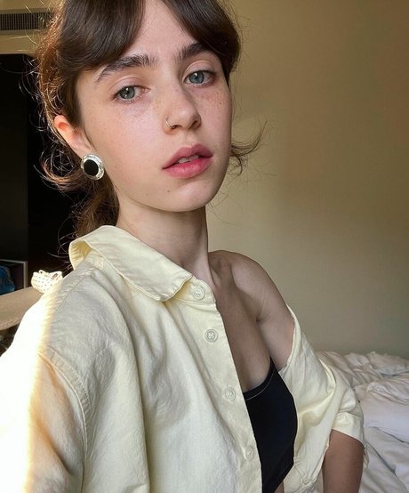 Clairo model hot photo