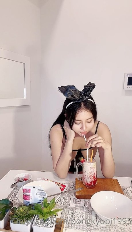 Pongkyubi1995 art pornstar photo