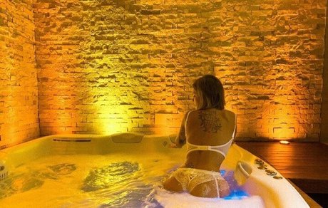 pretty onlyfans art naked galleries