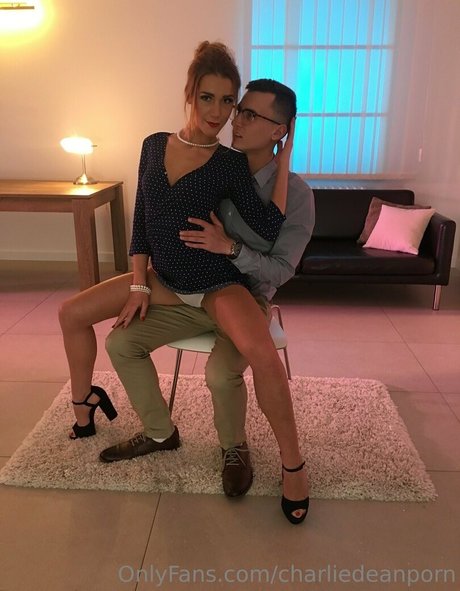 charliedeanporn model sexy picture