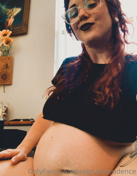 pregnantprudence pornstar adult pic