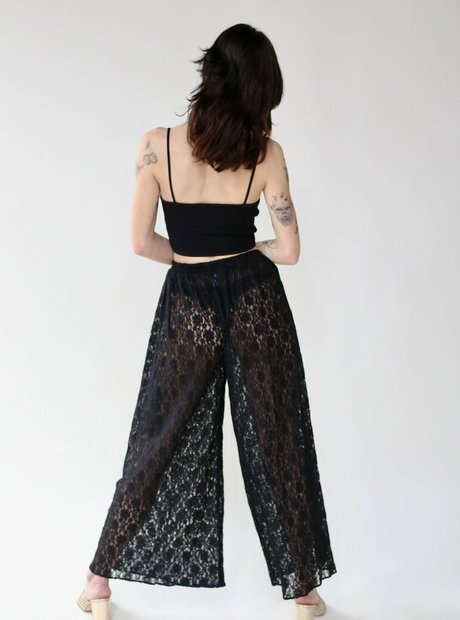 Aynsleigh Escher hd model pic